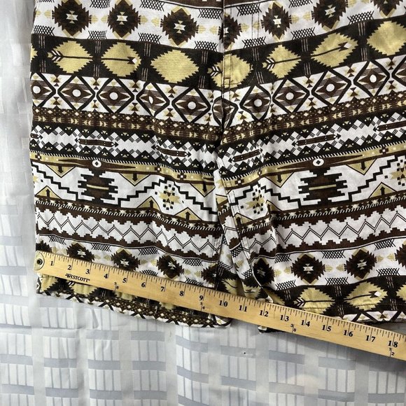 Beyond The Limit Shorts Mens Size 34 Aztec Print Multicolor - Picture 5 of 13